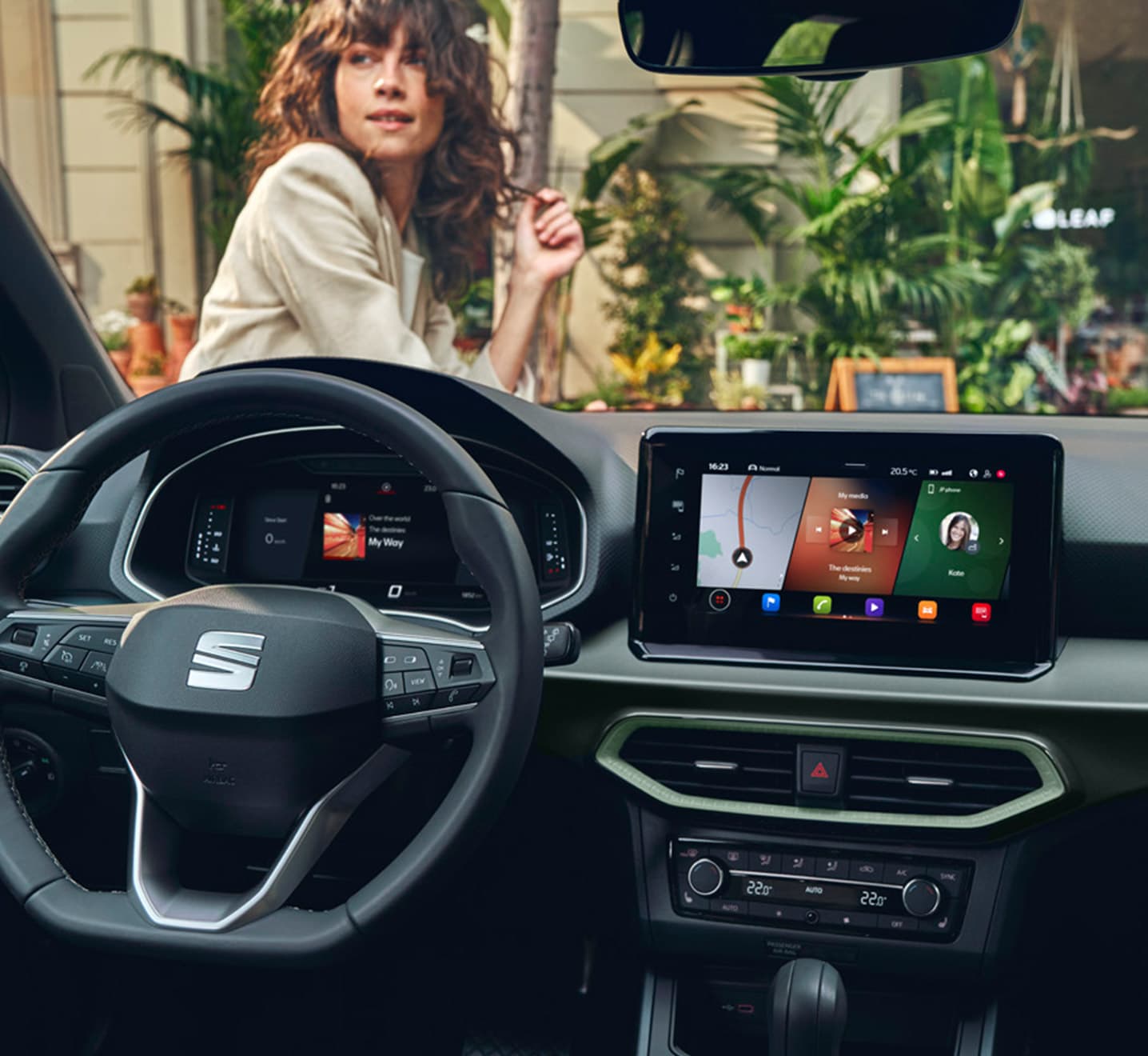 wnętrze seata arona w wersji xperience z wielofunkcyjną kierownicą wnętrze seata arona w wersji xperience z wielofunkcyjną kierownicą