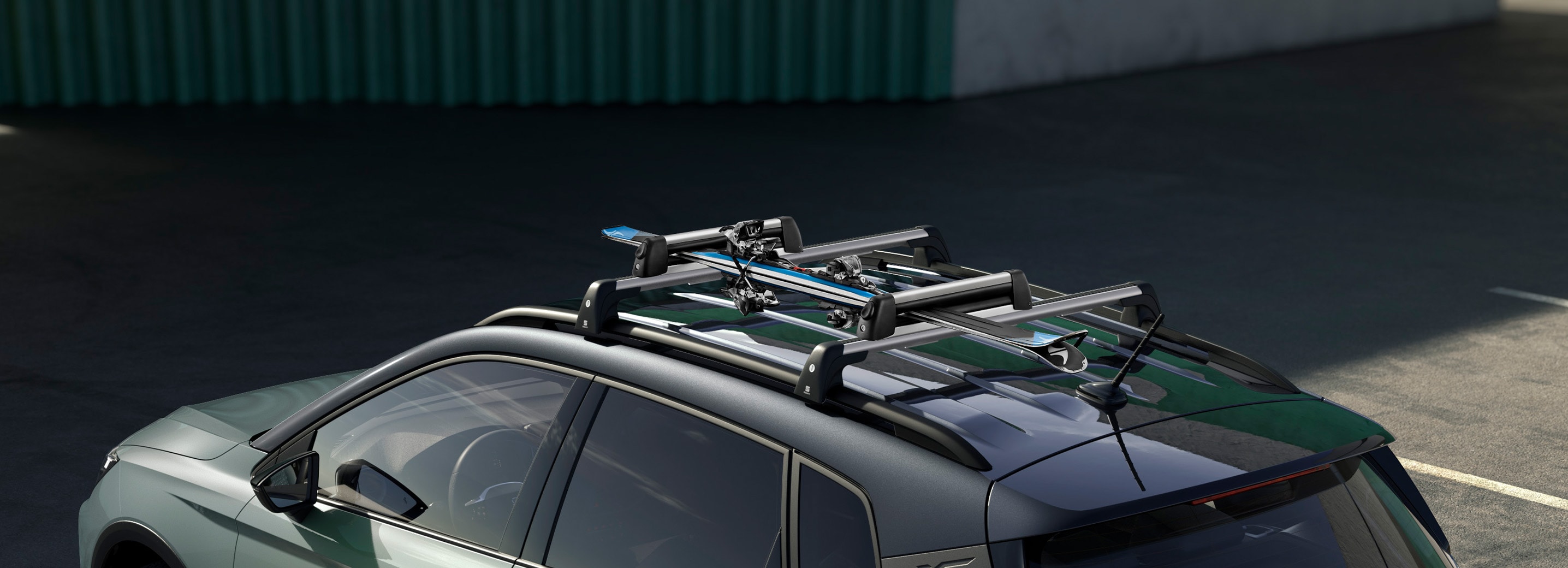 Gama akcesoriów zaprojektowanych specjalnie dla SEAT Arona charakteryzuje się śmiałym designem, który umożliwia Ci robienie więcej tego, co kochasz.