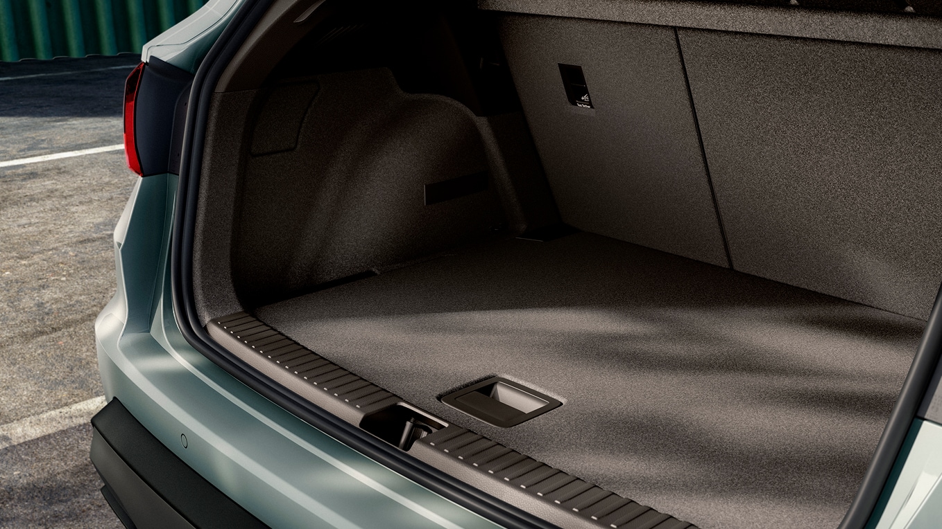 Widok bagażnika Seata-a Arony