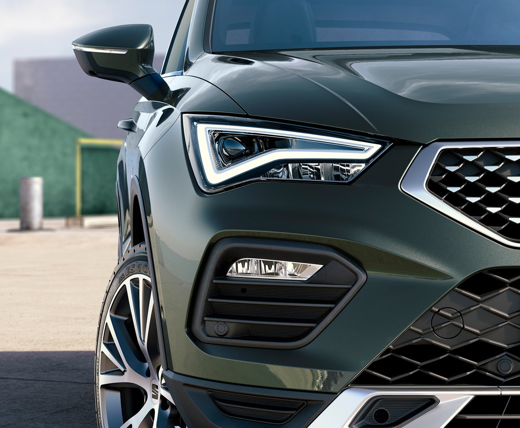 Widok z przodu SUV-a SEAT Ateca Xperience Widok z przodu SUV-a SEAT Ateca Xperience