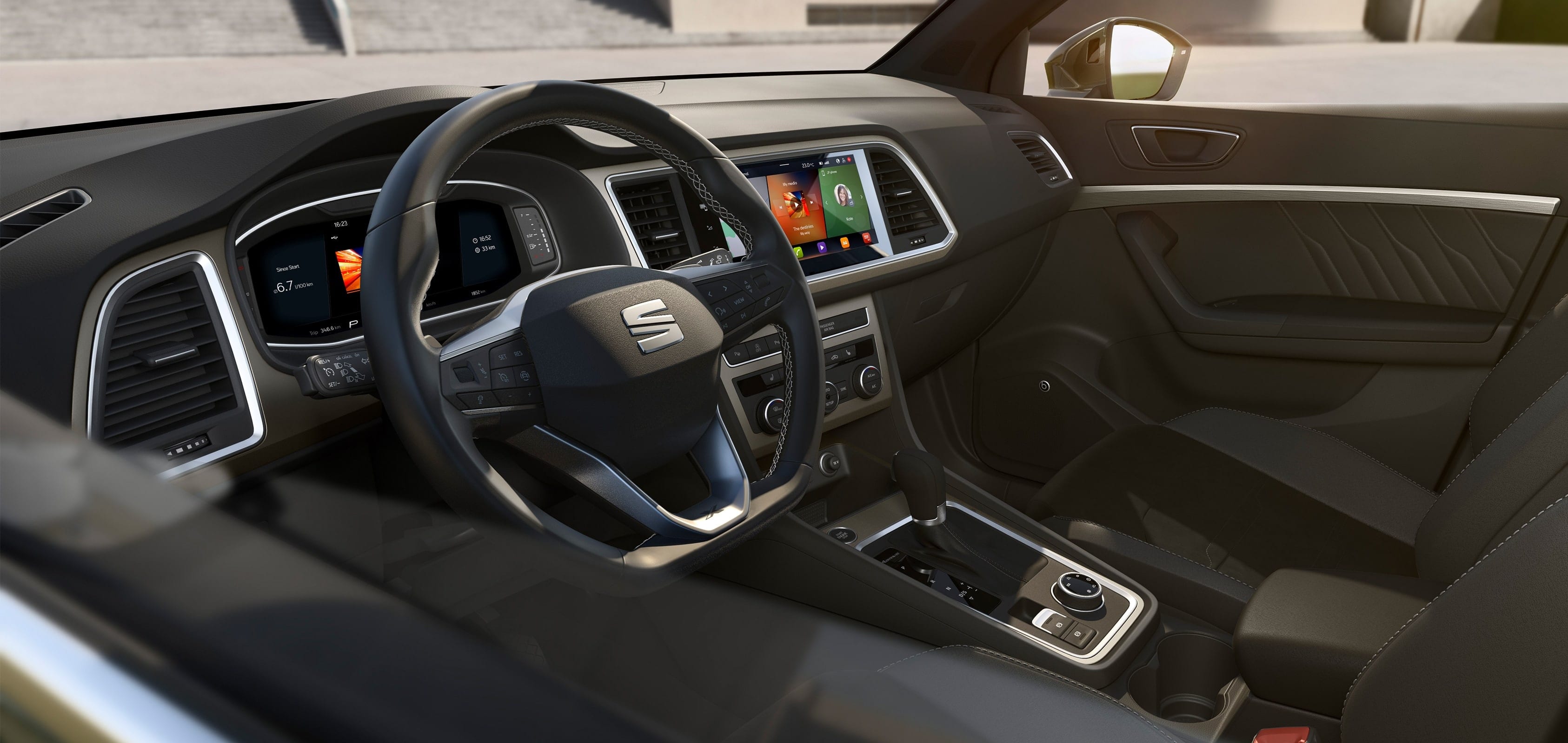 Zdjęcie deski rozdzielczej SUV-a SEAT Ateca