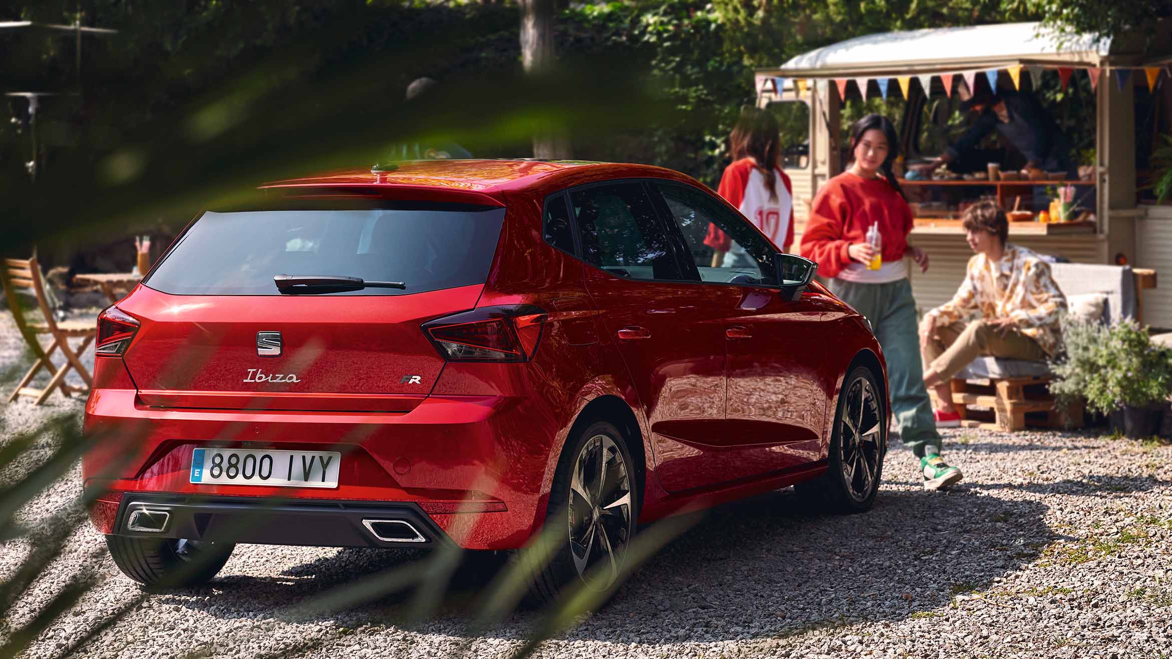 friends walking seat ibiza desire red colour