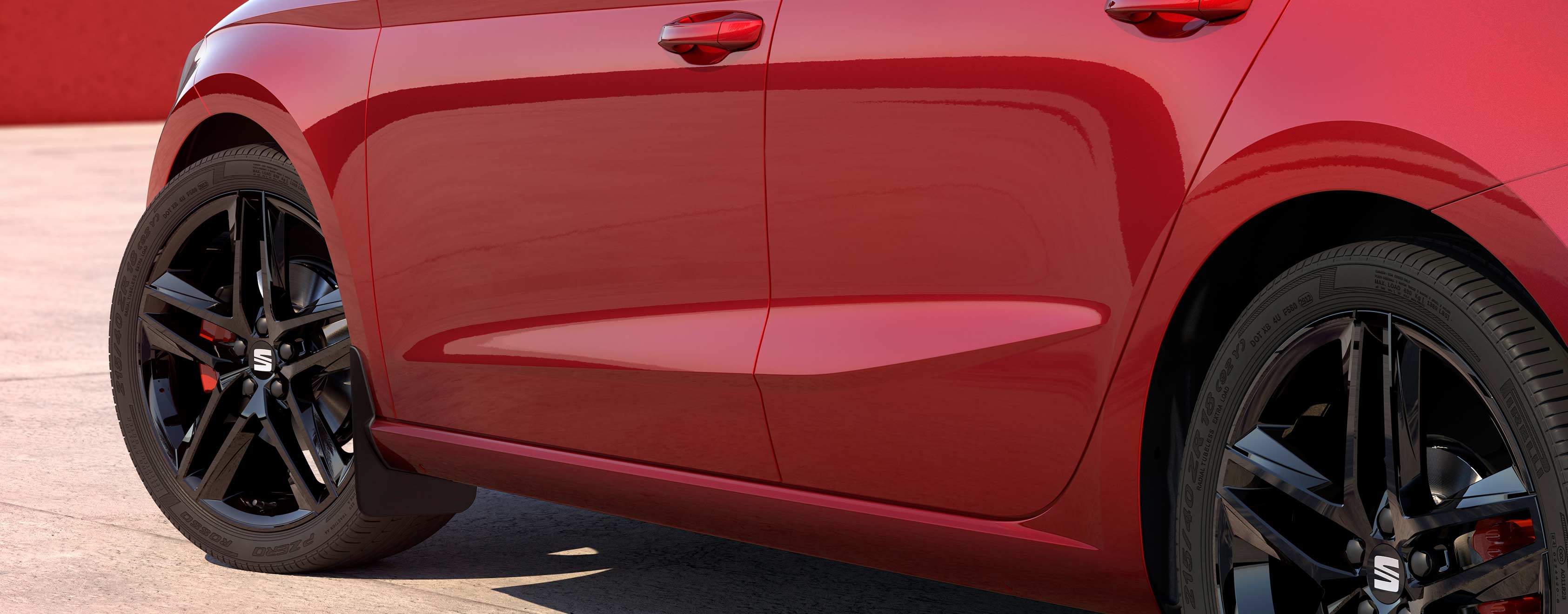 SEAT Ibiza w kolorze desire red z przednimi i tylnymi chlapaczami