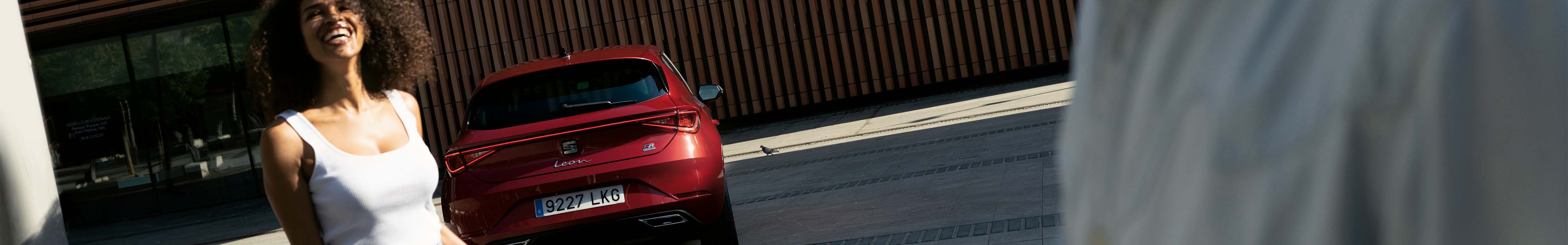 Hybrydowy SEAT Leon - najpopularniejsze mity o samochodach hybrydowych