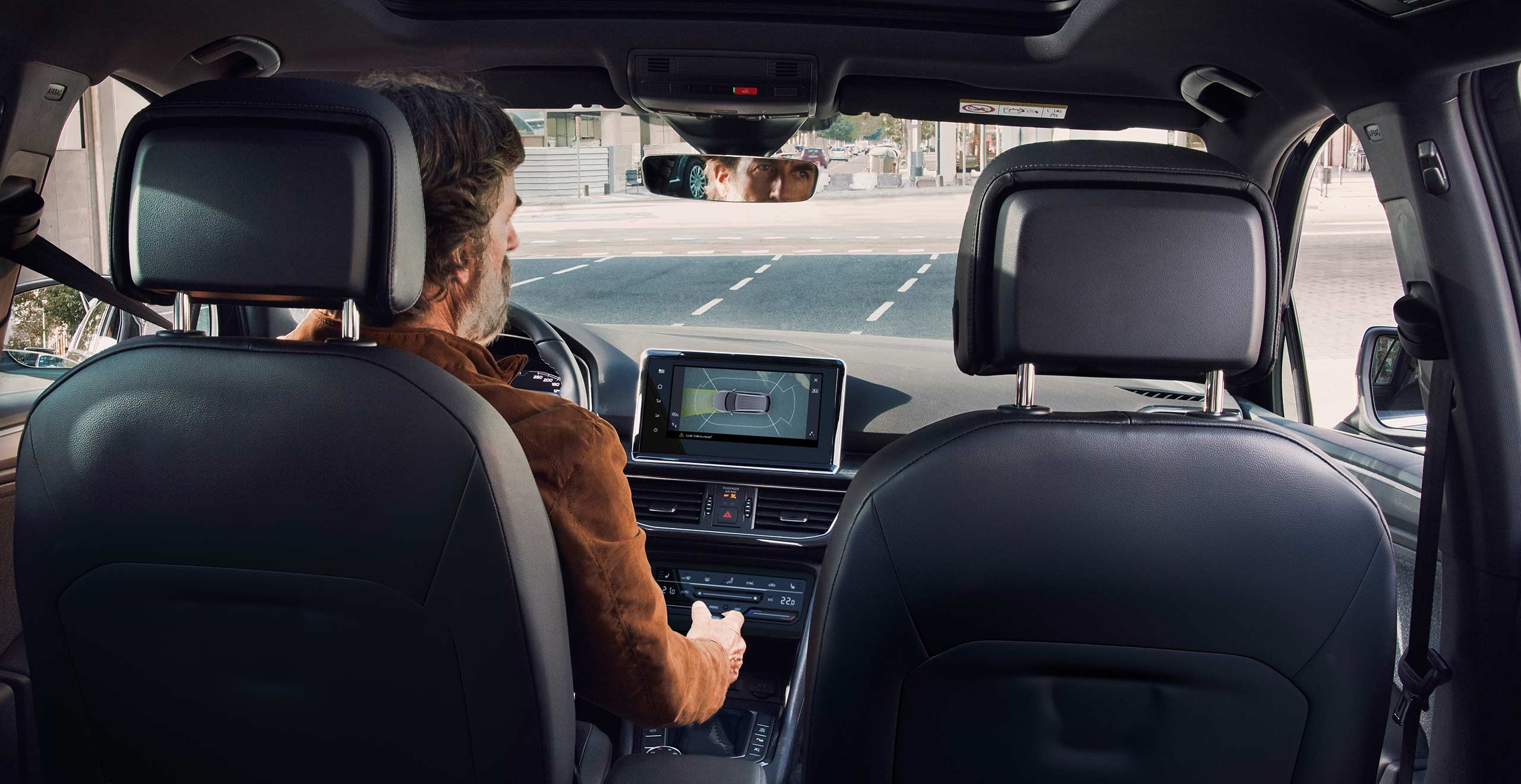 New SEAT Tarraco SUV 7 seater technology 8 inch Navi System with Park assist screen and top view camera